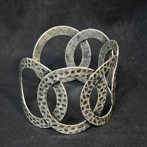 Vintage Silver Tone Hammered Cuff Bracelet (4050) - Picture 2 of 4